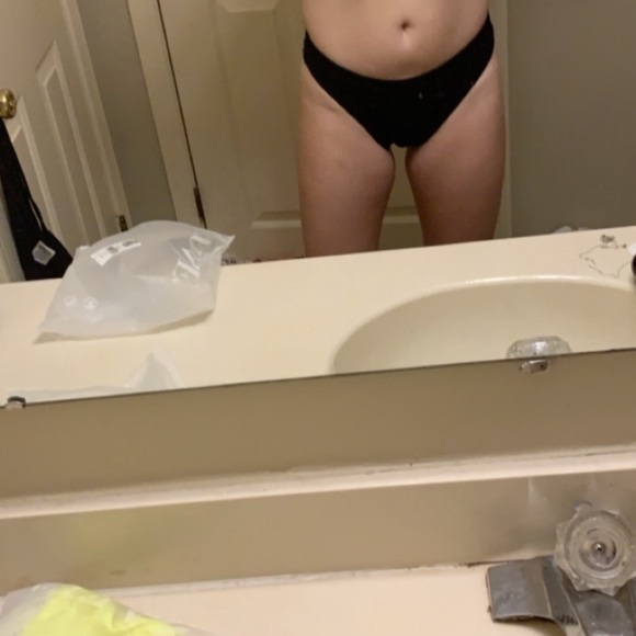 NWT Black one shoulder strap bikini!! - Picture 7 of 8